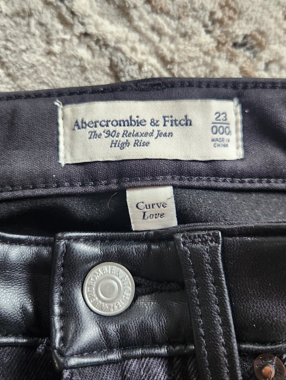 Abercrombie & Fitch The 90s High Rise Relaxed Jean - Picture 4 of 5